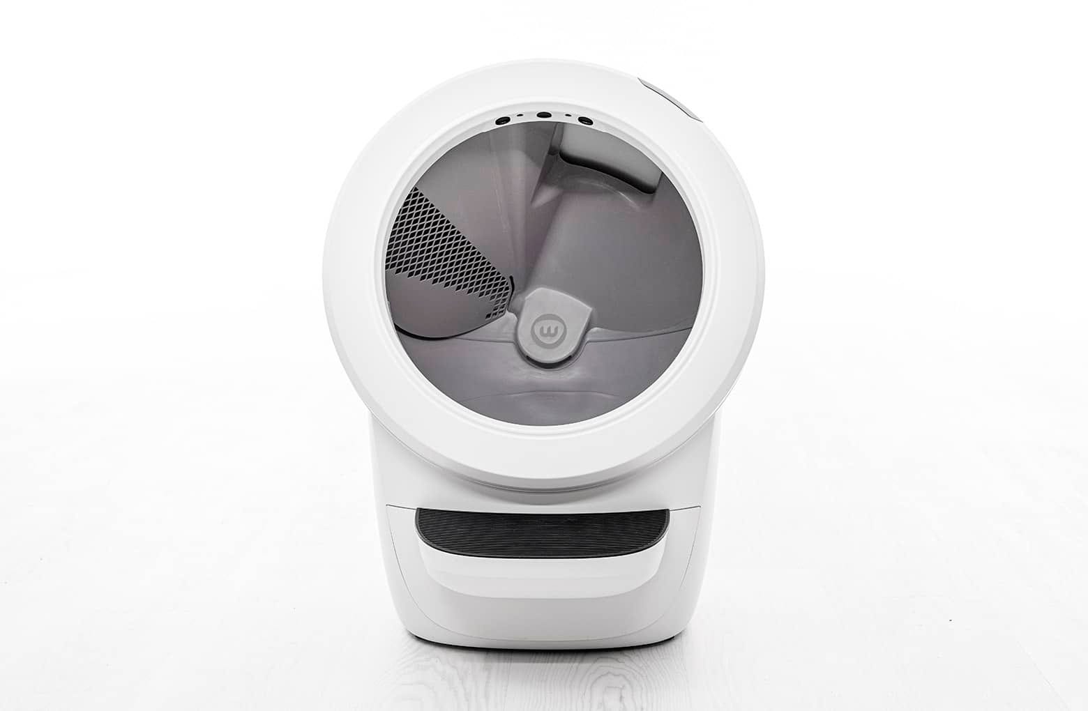 Image of the Litter-Robot 4 performing a clean cycle.